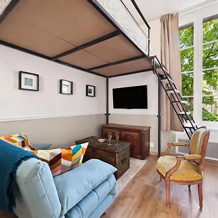 Superbe Grand Dans Le Vieux Avec Fraicheur Au Rendez-vous アパート トゥール